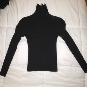 Ribbed Fitted Tuetleneck